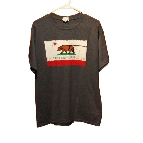 Cali Tee  - Picture 2 of 7